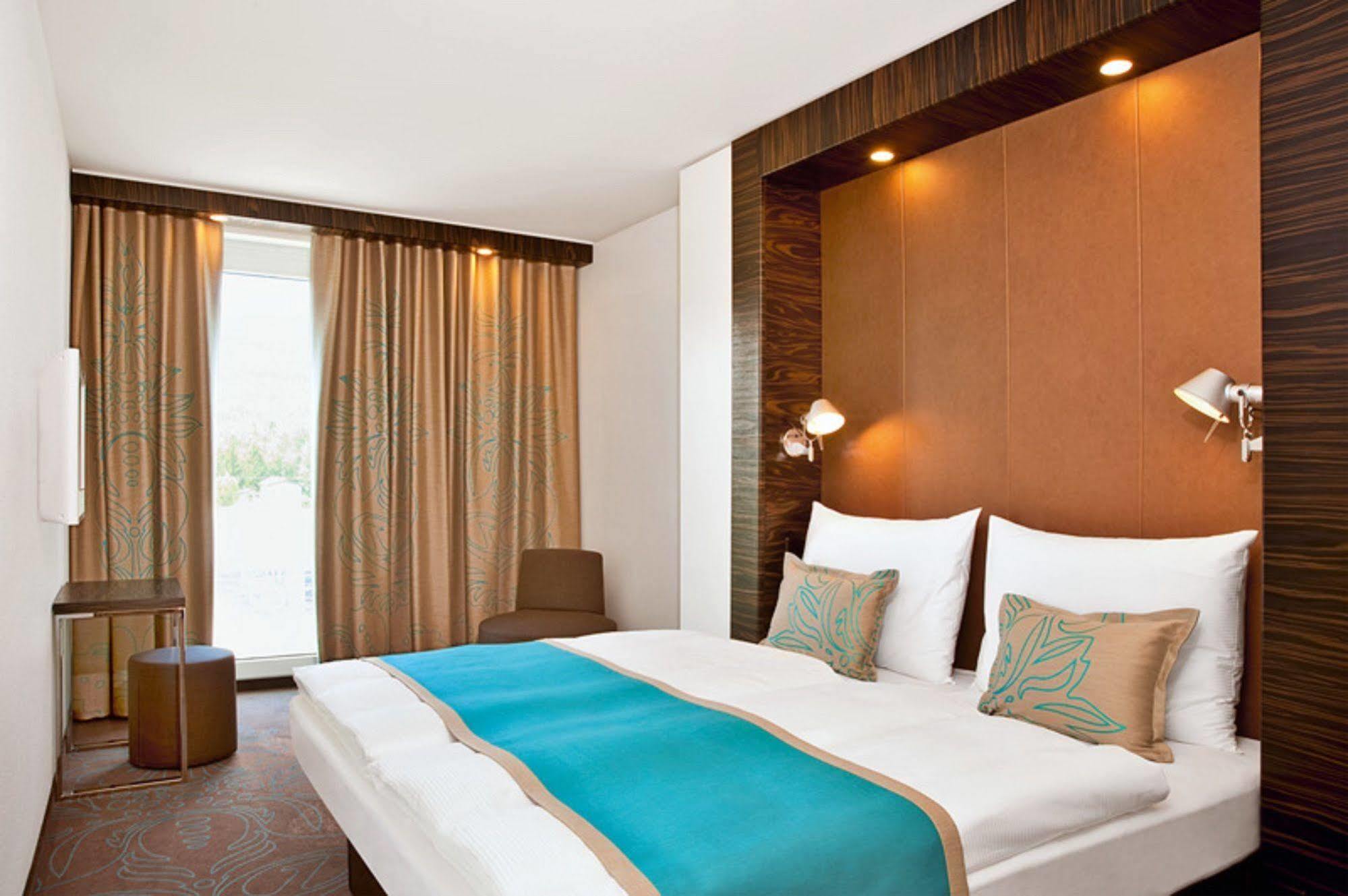 Motel One Muenchen-Garching Garching bei München Rum bild